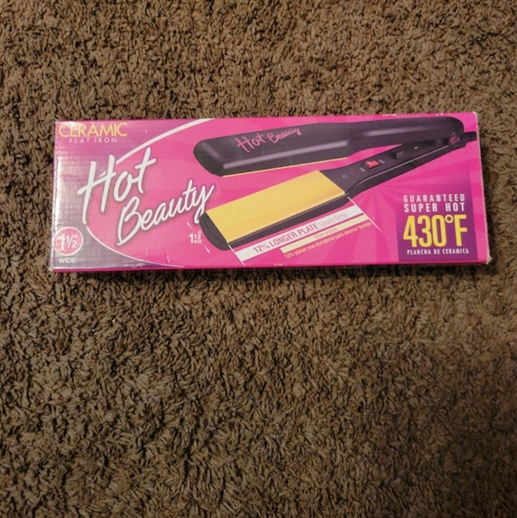 Hot Beauty Black Ceramic Flat Iron - Picture 1 of 6